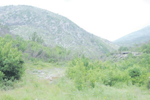 Odbornici treba da daju saglasnost Vladi: Daju im zemlju za višak...