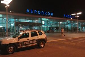 Podgorica: Skinuli ih sa leta, a oni rekli da je postavljena bomba