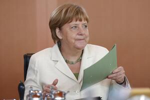 Merkel: Pozvala sam Mej u Berlin, radujem se saradnji s njom