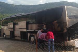 Budva: Zapaljen autobus kompanije "Lalatović", osumnjičeni na...