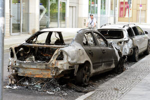 Berlin: 120 policajaca povrijeđeno u ljevičarskim nemirima