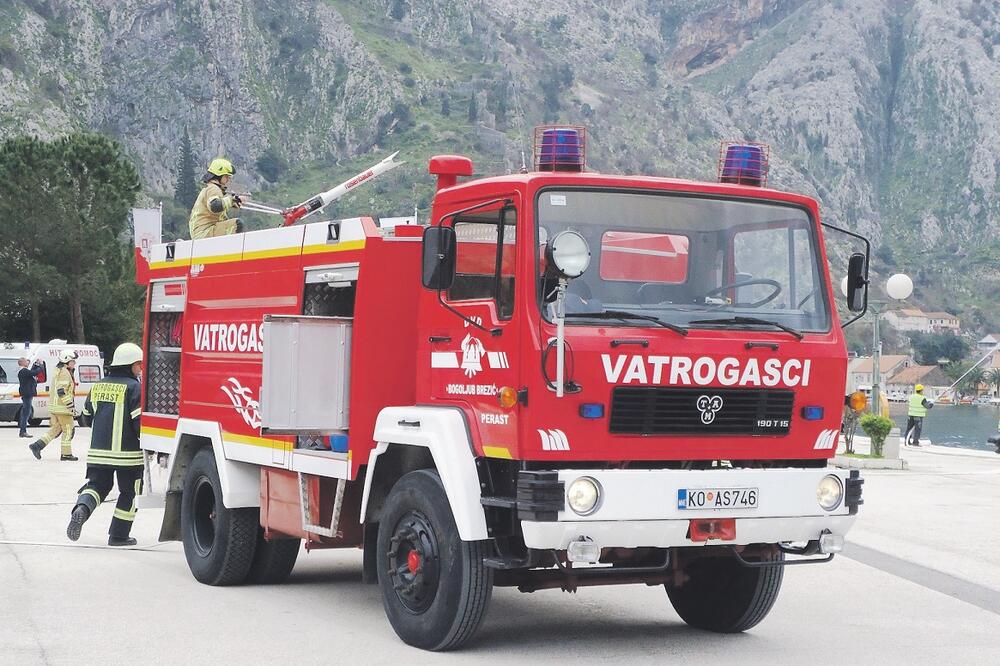 vatrogasci, Perast, Foto: Siniša Luković