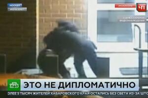 Pogledajte video NTV: Tuča ruskog policajca i američkog diplomate