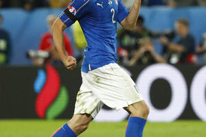 Milan odbio ponudu Napolija za De Šilja