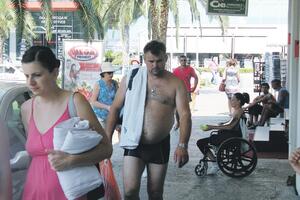 Budva: Trojka navodila djecu da prosjače?