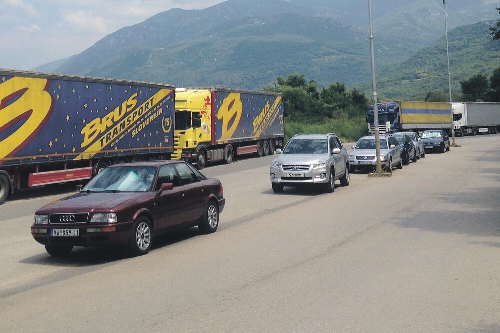 Sea Dance blokada, Foto: Vuk Lajovič