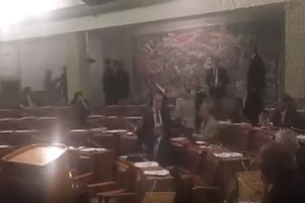 Skupština incident, Foto: Screenshot (YouTube)