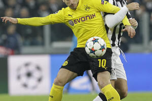 Mančester junajted dovodi Mhitarjana