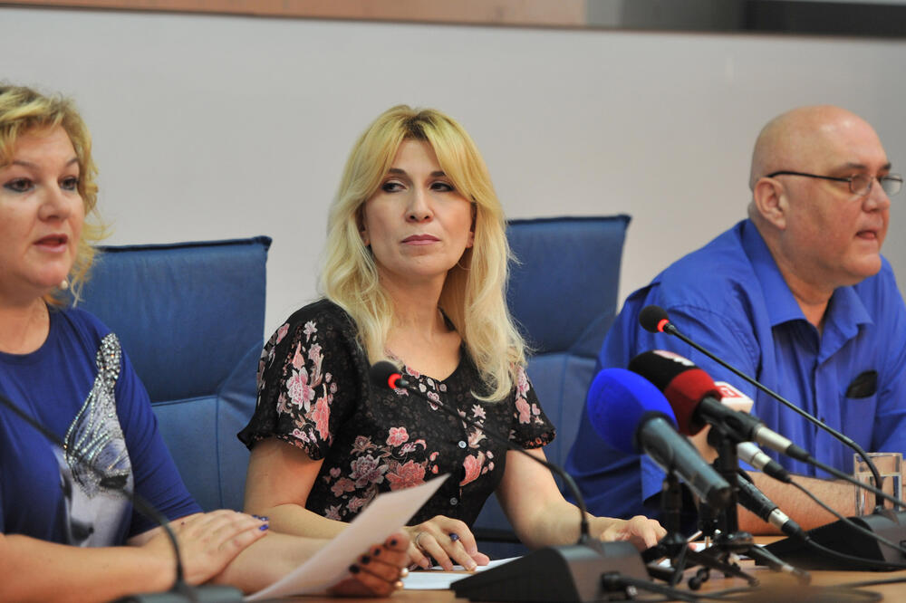 Snežana Burzan, Nela Savković Vukčević, Foto: Savo Prelević