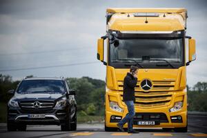 Emisija „Za volanom“: Kamioni koji paze na pješake