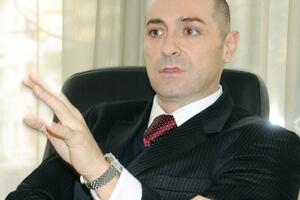 Knežević: Vlada je kriva za bezakonje u prodaji DKP-a