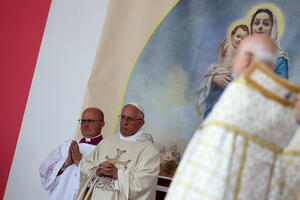 Papa posjetio memorijalni centar u Jerevanu pošto je osudio...