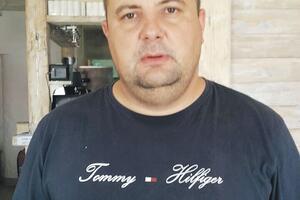 Prijeti mu hapšenje i ako u svoju kuću uđe