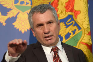 Rakčević: Vlada tajno poklonila stanove vrijedne preko 2.000.000...