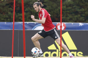 Englezi pod pritiskom protiv Bejla i Zmajeva