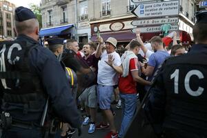 Francuska policija ponovo koristila suzavac
