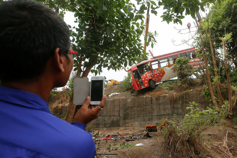 Indija, autobuska nesreća, Foto: Reuters