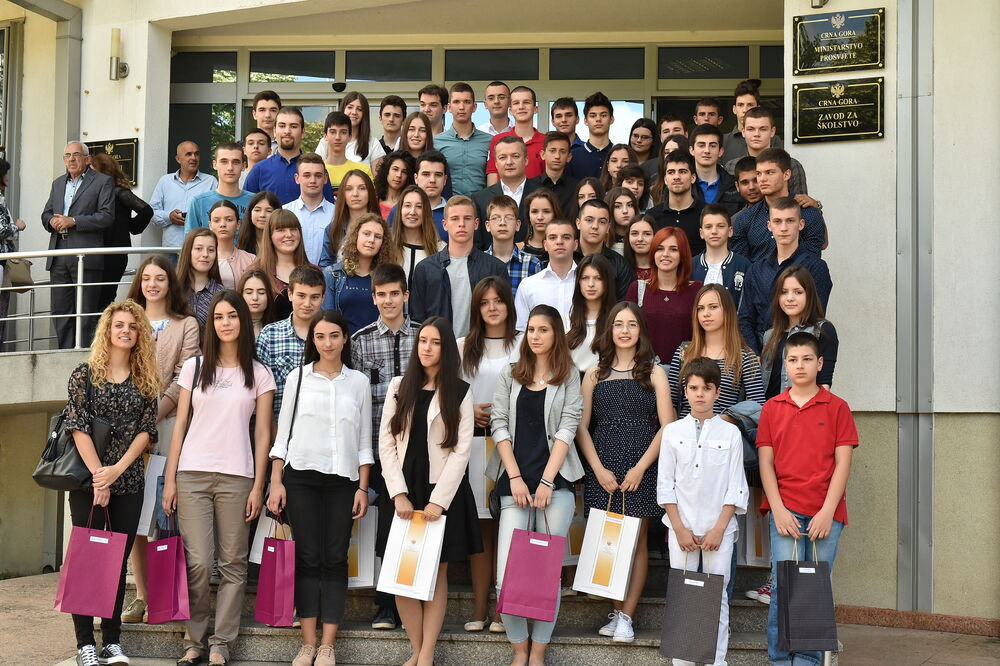 Pobjednici Državnog takmičenja iz matematike, fizike, hemije, biologije, geografije, istorije, programiranja i stranih jezika, Foto: Ministarstvo prosvjete
