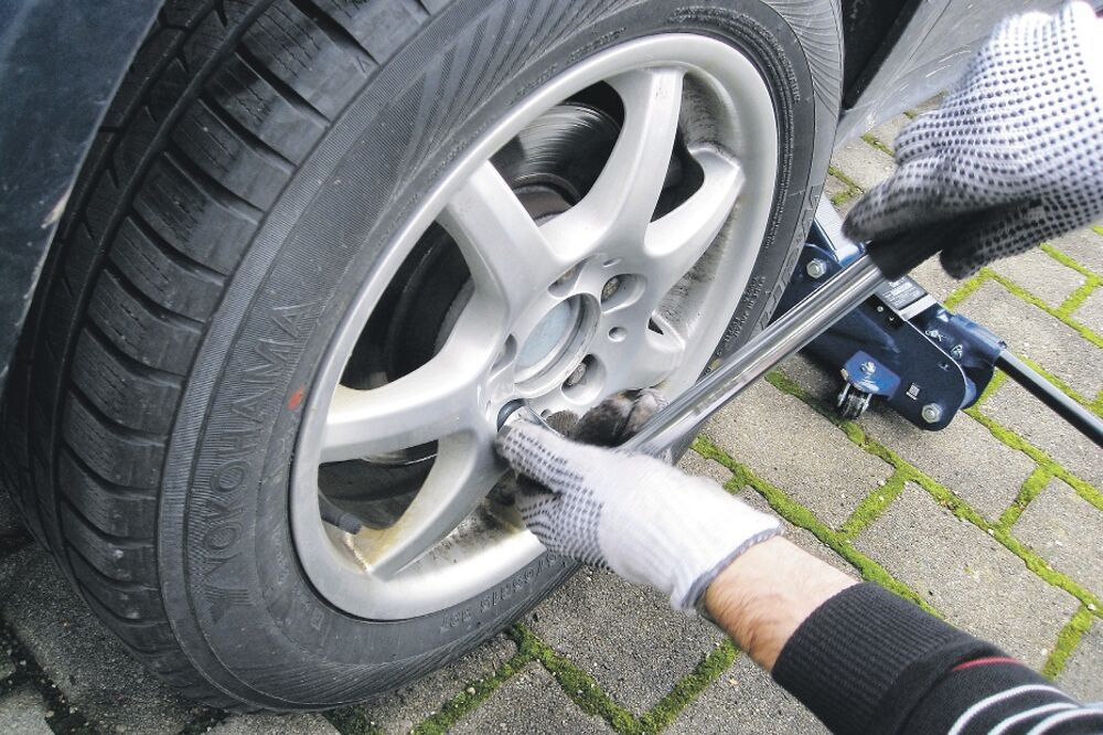 točak, guma, Foto: Saša Marković