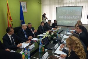 Đukanović: Crna Gora može da stane rame uz rame sa Monte Karlom