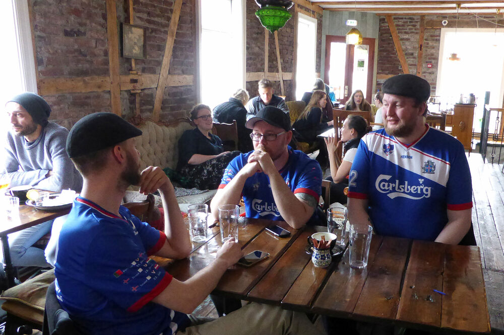 Navijači Islanda, Foto: Reuters