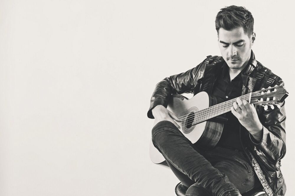 Miloš Karadaglić (novina)