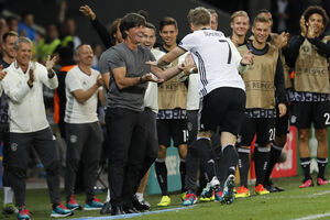 Mustafi počeo, Švajnštajger završio posao, Njemačka - Ukrajina 2:0