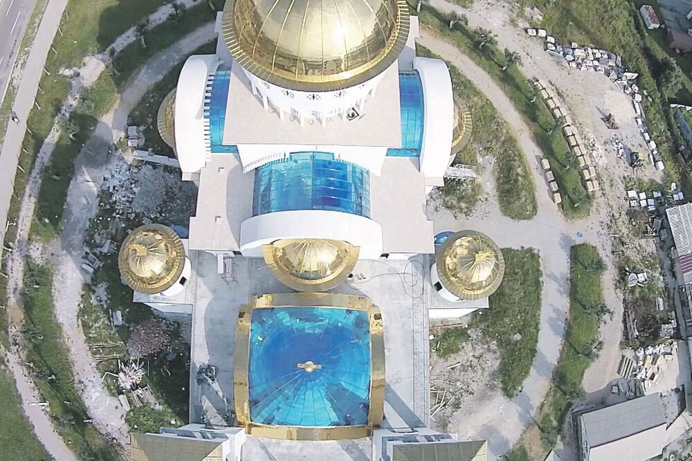 hram Svetog Jovana Vladimira (novina)