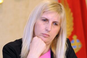 Jonica: Bošković protjeruje ćirilicu iz prosvjete