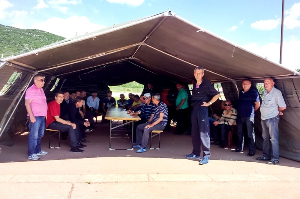 Rudnik boksita Nikšić- blokada, Foto: Svetlana Mandić