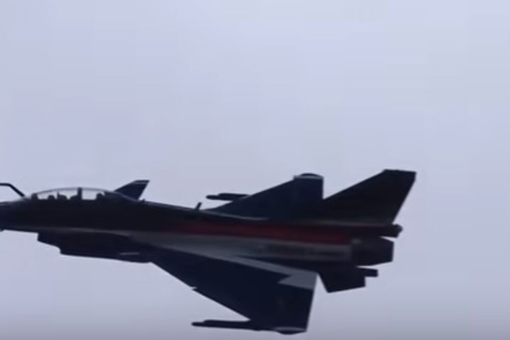 Kina, avion, Foto: Printscreen (YouTube)