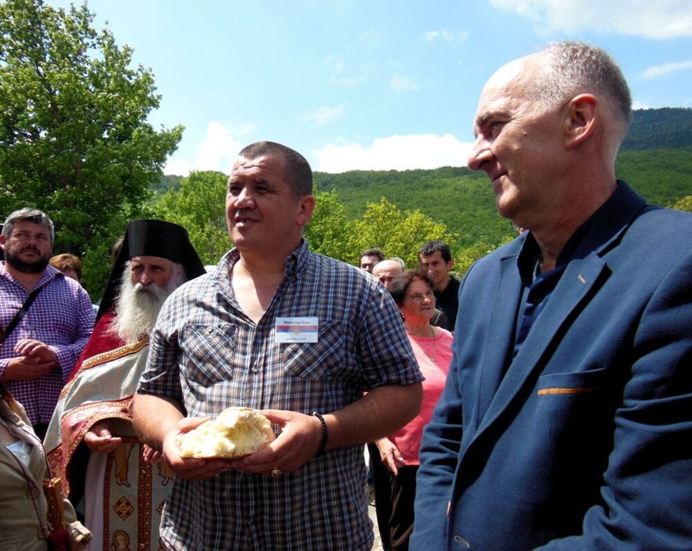 Dol, Pivski zid plača