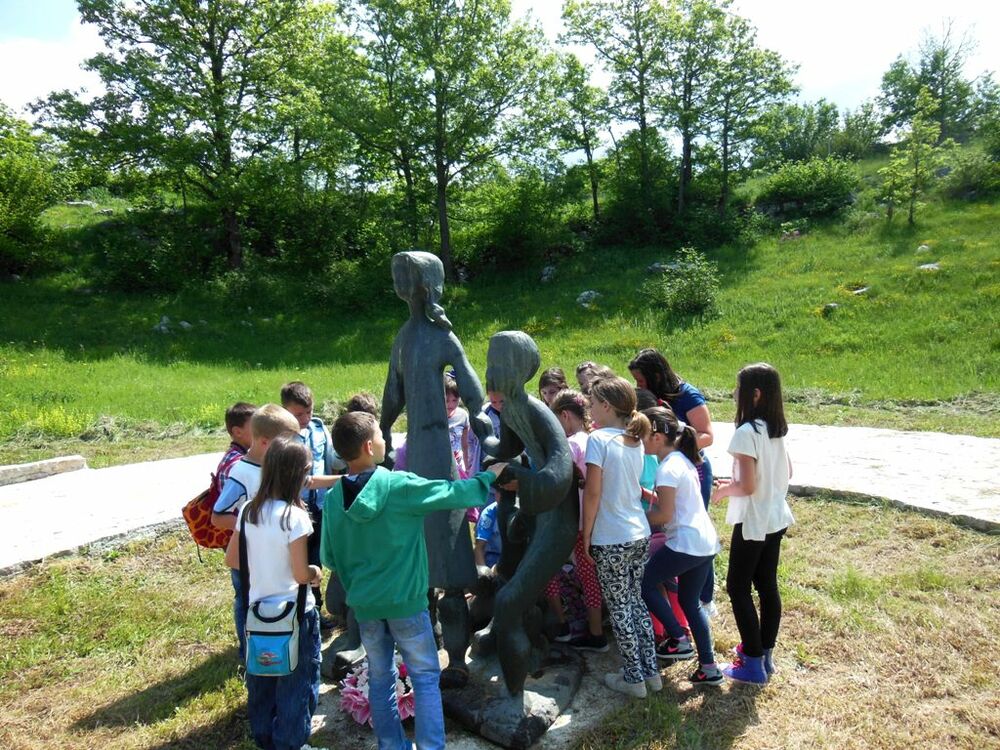 Dol, Pivski zid plača