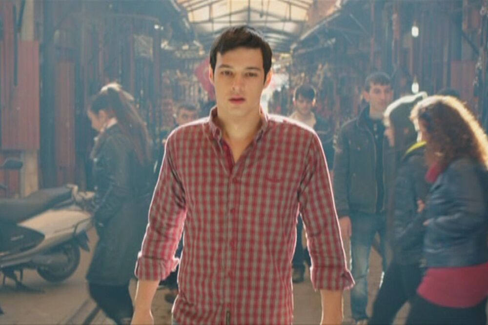 Crna ruža, Foto: Printscreen