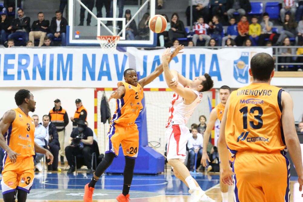 Sa večerašnjeg meča Mornar - Crvena zvezda