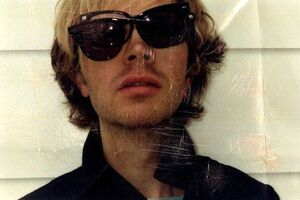 Beck singlom "Wow" najavljuje album