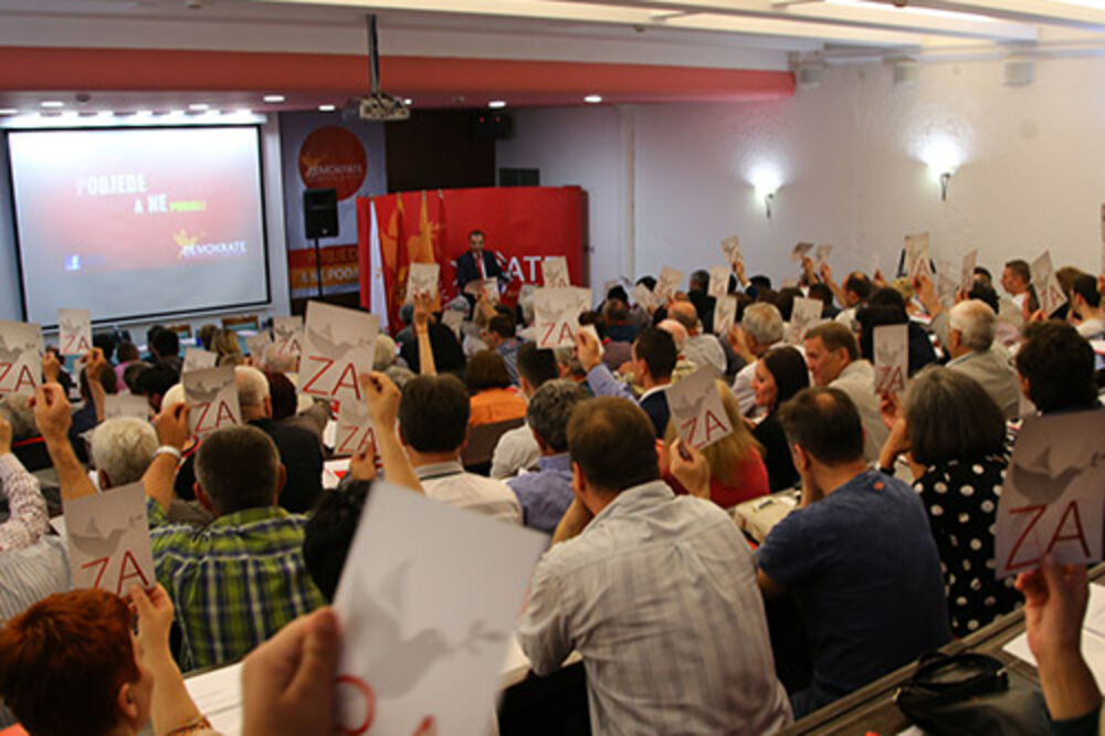 Demokrate, Foto: Demokrate