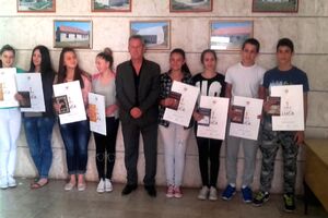 U OŠ “Ivan Vušović“ sa Vidrovana dodjeljene diplome „Luča“