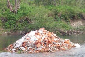 Bruka u Kolašinu: Ostrvo od smeća niklo usred Tare