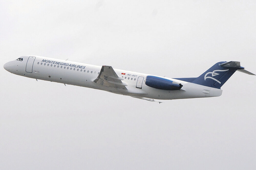 Avion, kontrola letjenja, Foto: Boris Pejović