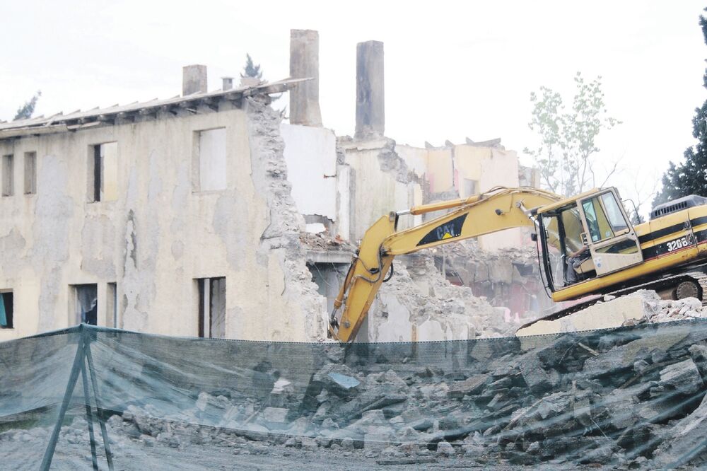 Kolektivna zgrada, Foto: Boris Pejovic