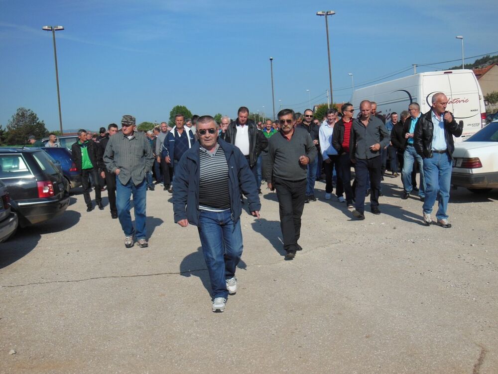 Bivši radnici Rudnika boksita, blokada