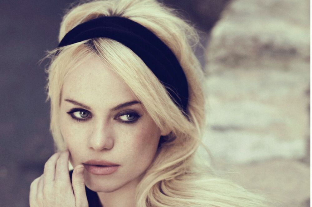 Izbacila slike iz studija, Foto: Vevo.com