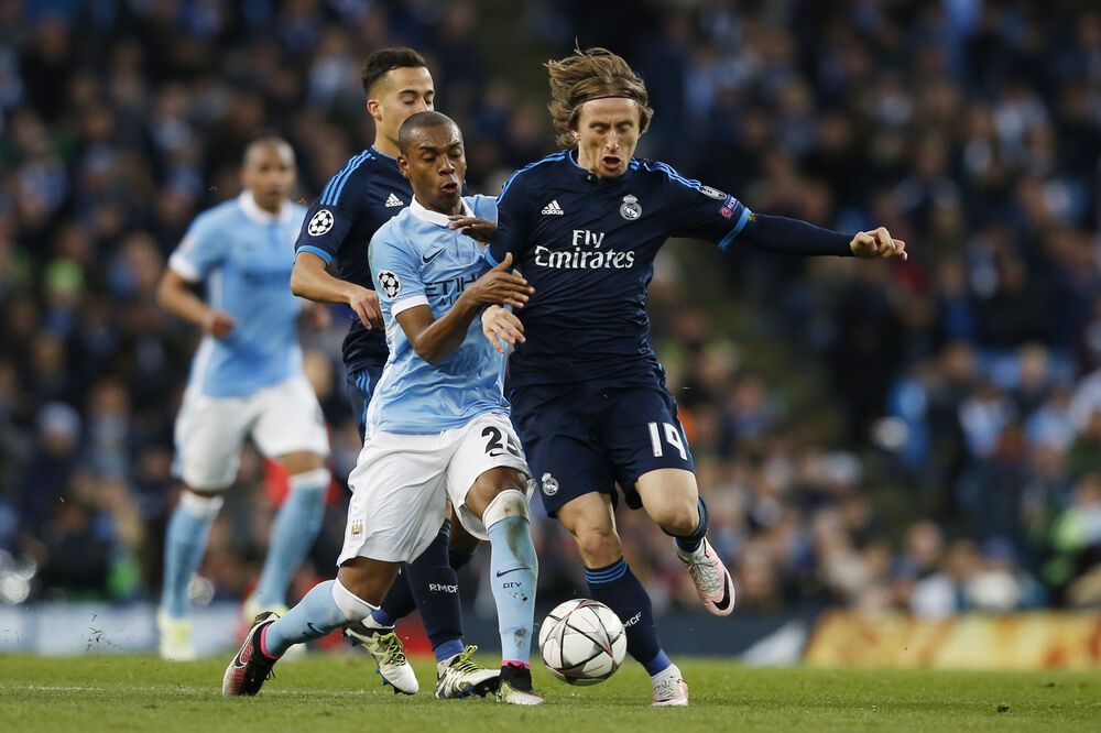Modrić Fernandinjo, Foto: Reuters