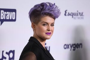 Objavila broj telefona ljubavnice svog oca