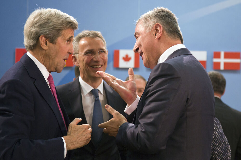 Džon Keri, Jens Stoltenberg, Milo Đukanović, Foto: Beta-AP