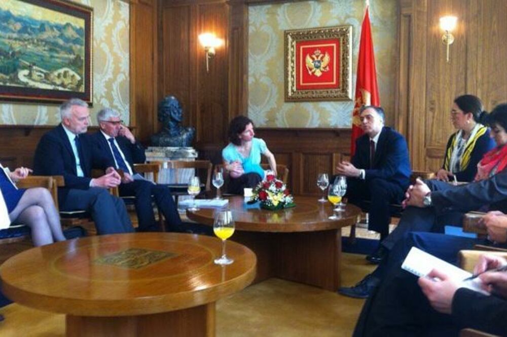 Aneliz Dods, Filip Vujanović, Foto: Twitter.com/DrobnicEUDMNE