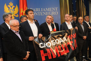 DF ljut na opoziciju, organizuje novi protest 26. maja