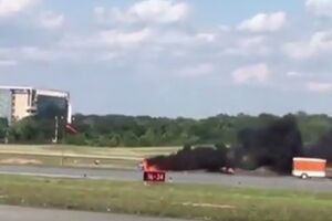 Nesreća na aeromitingu u Atlanti: Avion pao tokom akrobacija,...