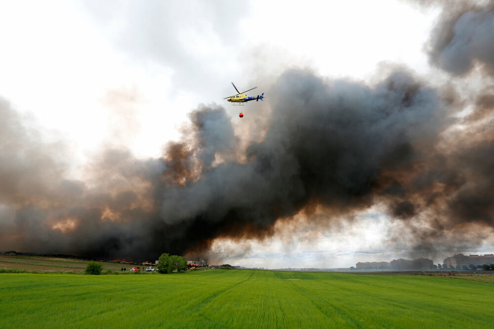 Španija, gume, požar, Foto: Reuters